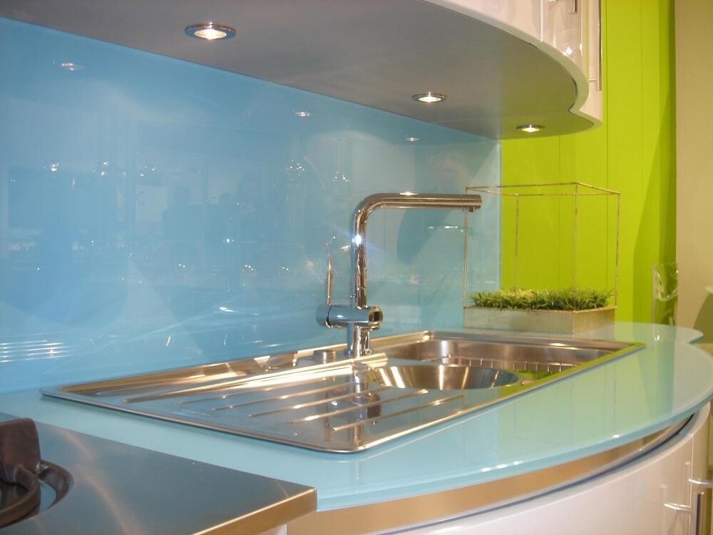���������� �� �������������� ����� Corian Summer Sky